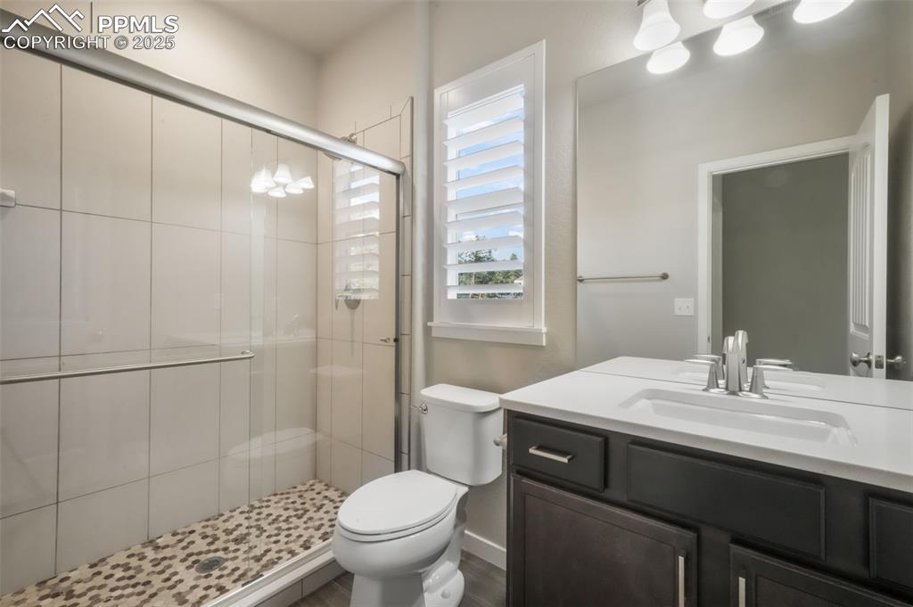 Image 22 of 50: Upper Level Junior Suite