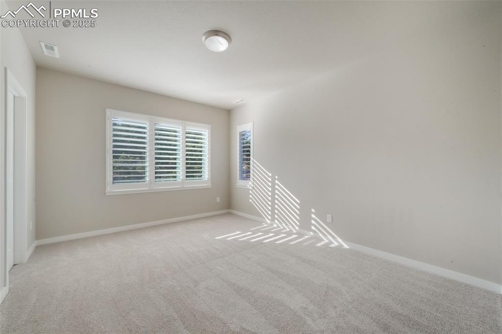 Image 24 of 50: Bedroom