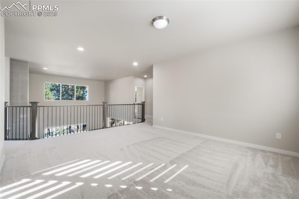 Image 28 of 50: Loft