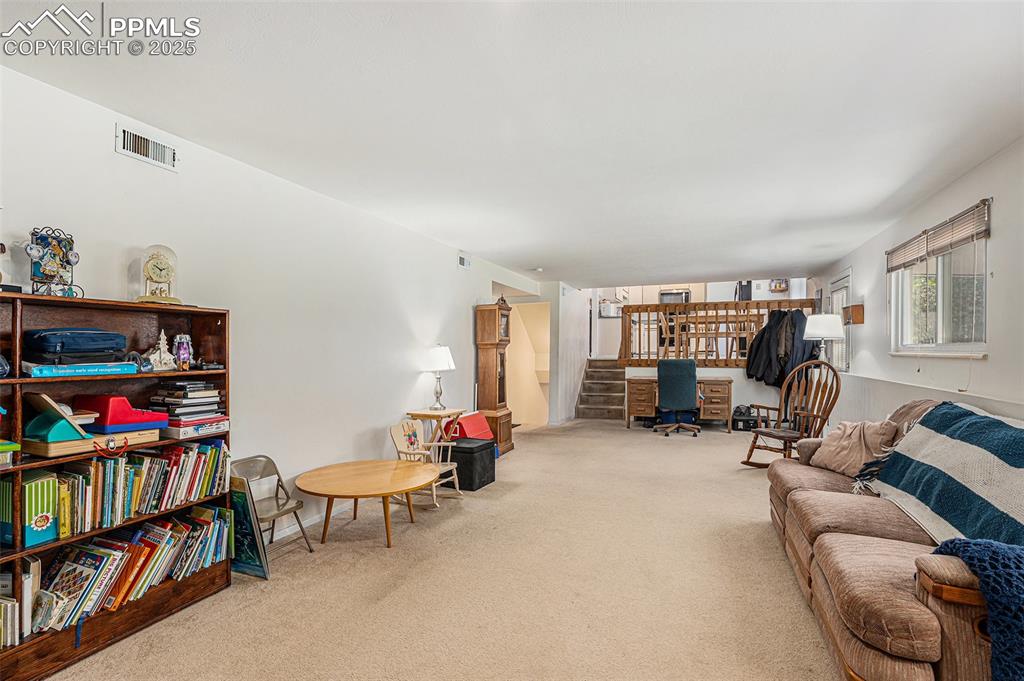 Image 8 of 24: Family Room