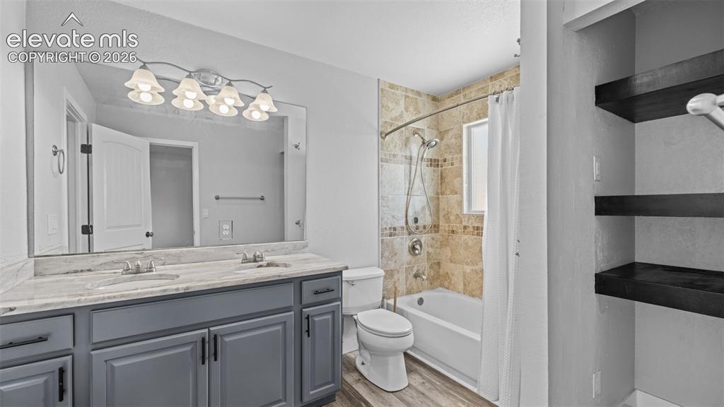 Image 9 of 35: Bathroom