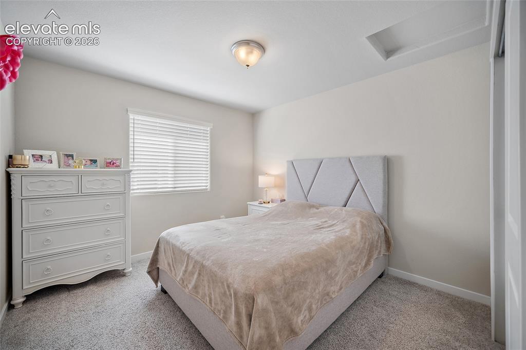 Image 17 of 36: Bedroom