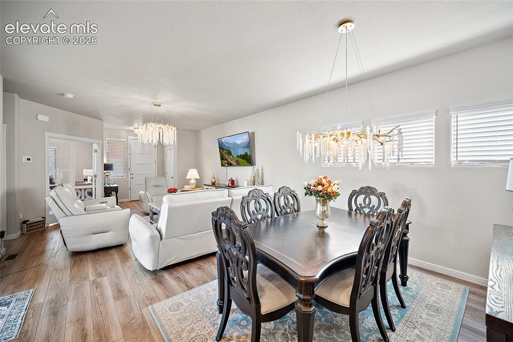 Image 7 of 36: Dining Area