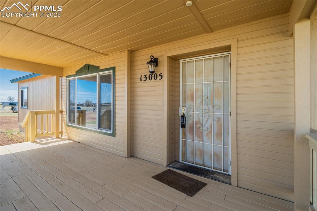 Image 9 of 50: View of property entrance