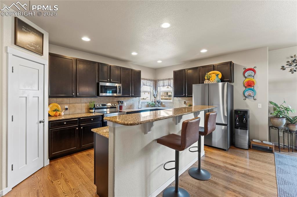 Image 10 of 43: Kitchen