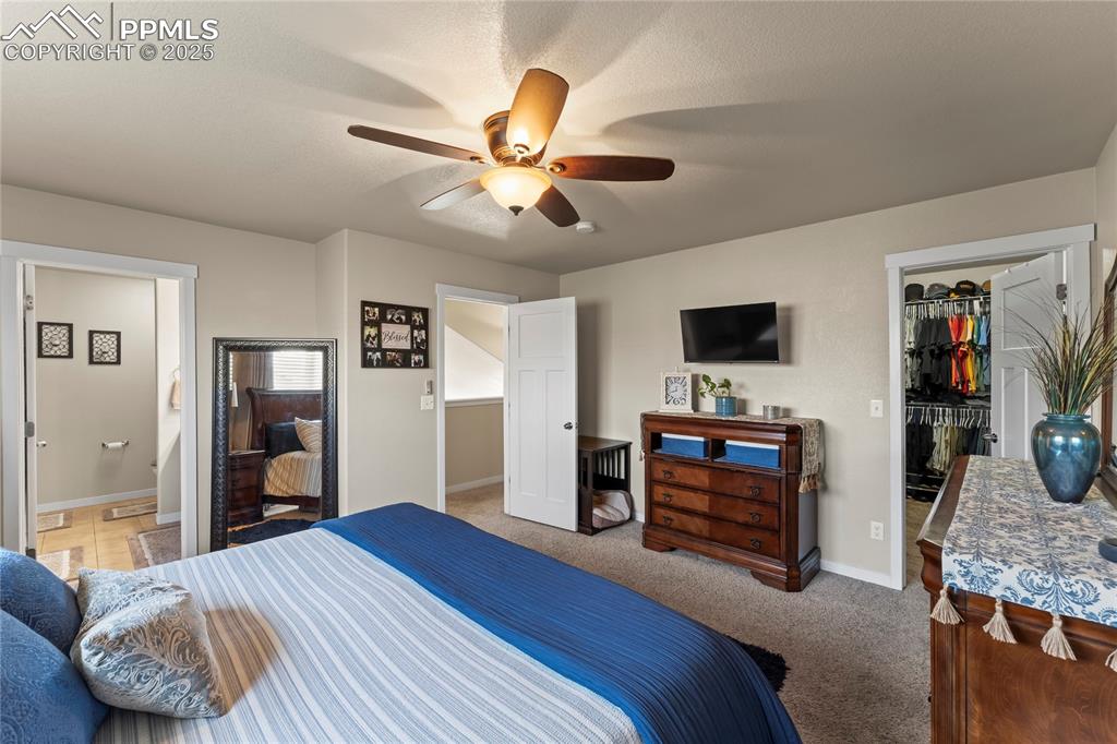 Image 17 of 43: Bedroom
