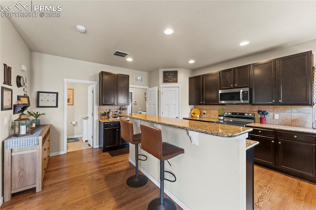 Image 9 of 43: Kitchen