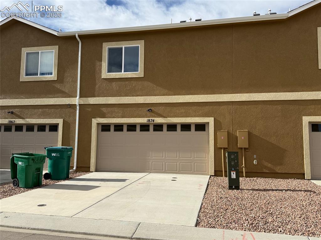 Image 20 of 20: Garage