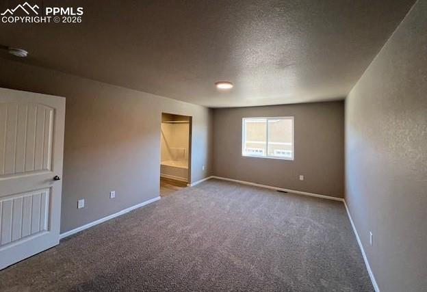 Image 8 of 20: Bedroom