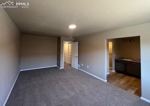 Image 9 of 20: Bedroom