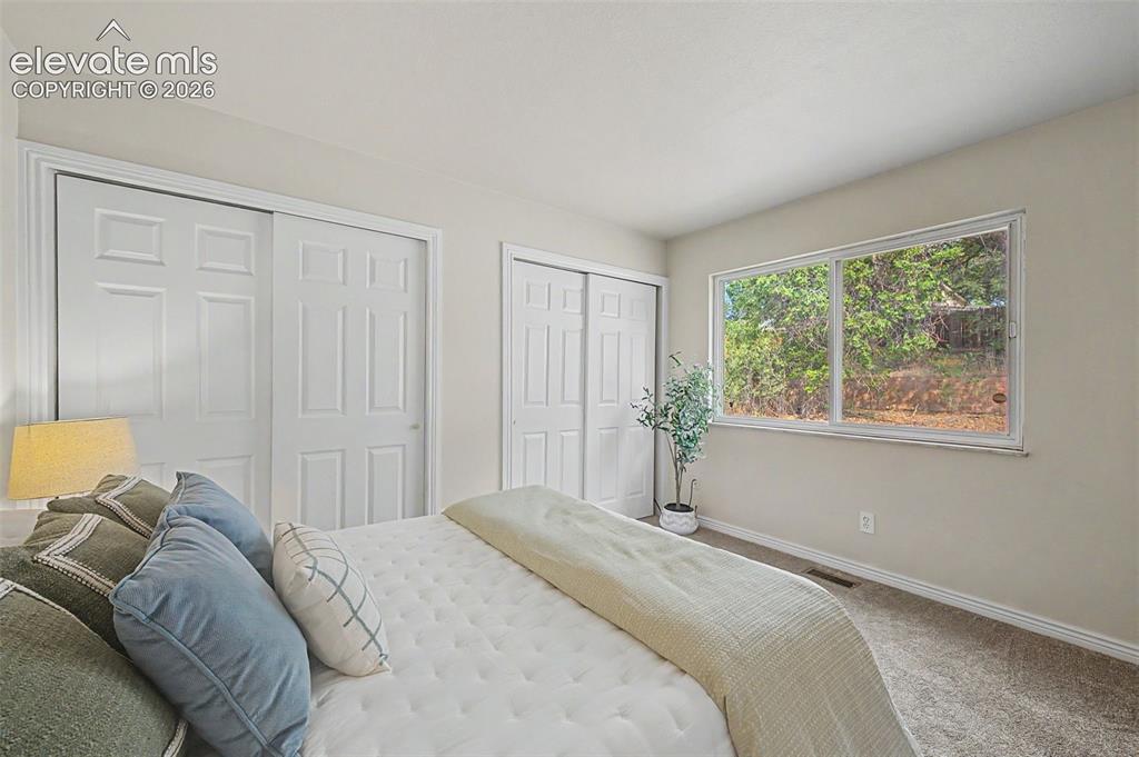 Image 8 of 30: Bedroom