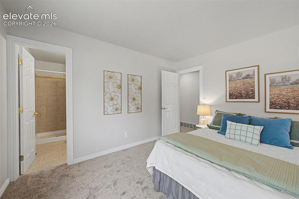 Image 9 of 30: Bedroom