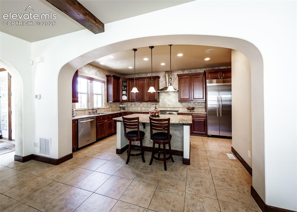 Image 11 of 50: Kitchen