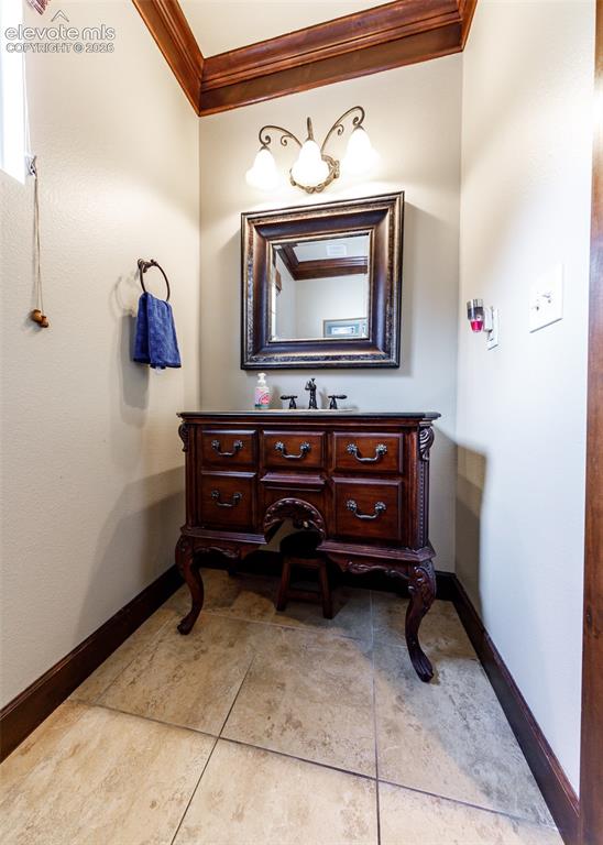 Image 19 of 50: 1/2 bath on the main