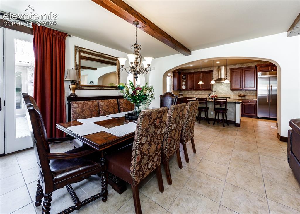 Image 9 of 50: Dining Area