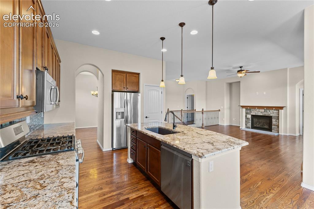 Image 12 of 37: Kitchen