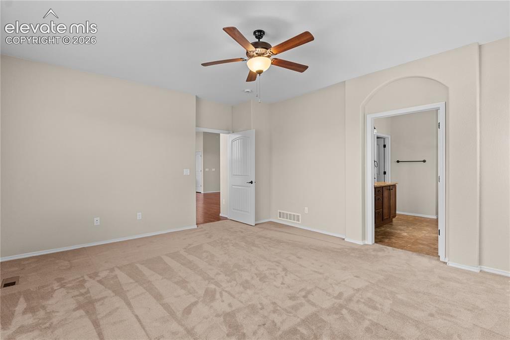 Image 18 of 37: Bedroom