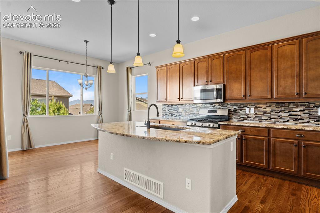 Image 8 of 37: Kitchen