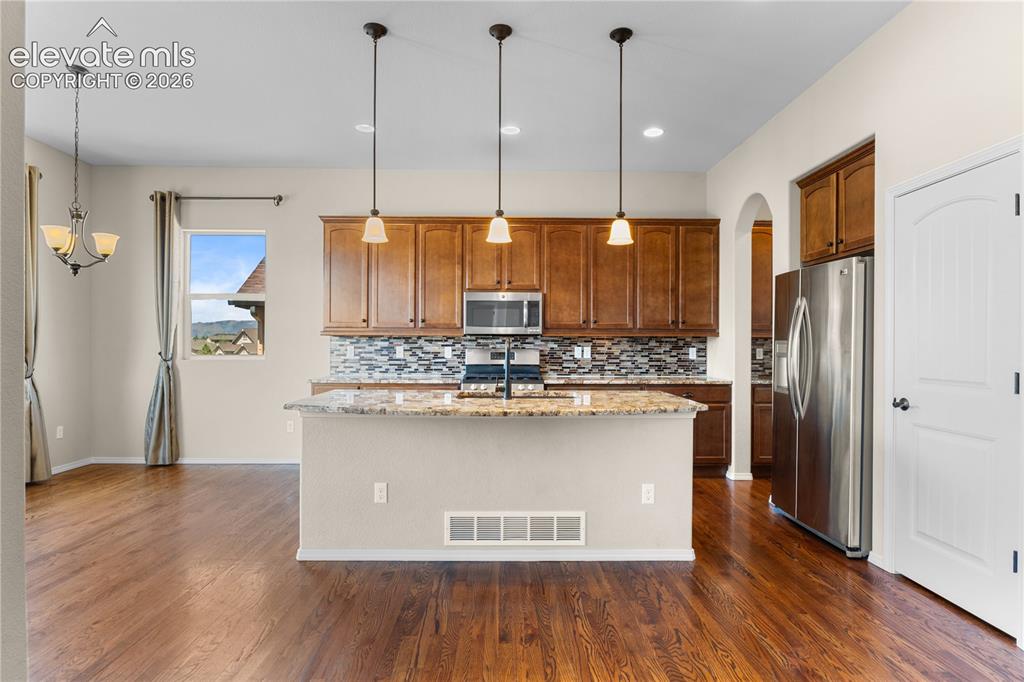 Image 9 of 37: Kitchen