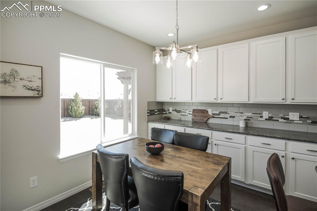 Image 12 of 50: Kitchen