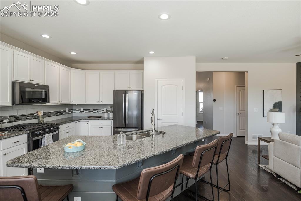 Image 13 of 50: Pantry