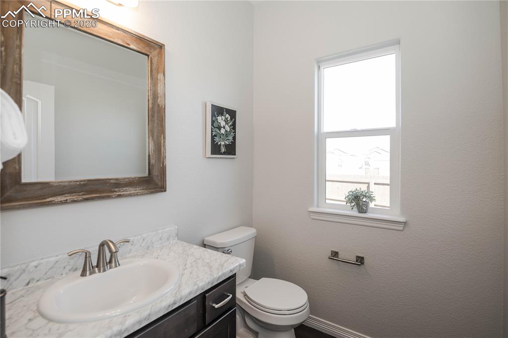 Image 14 of 50: Kitchen