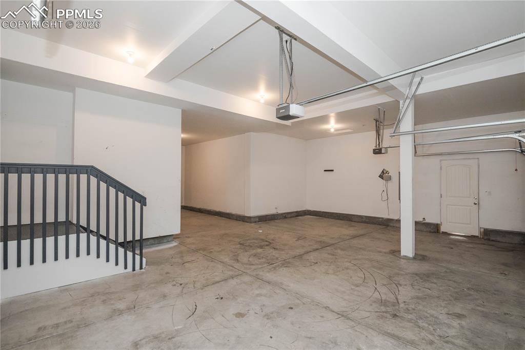 Image 17 of 50: Kitchen