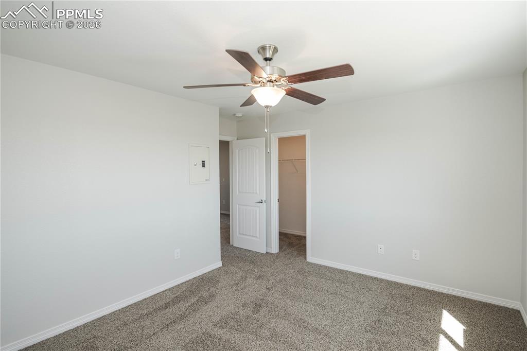 Image 25 of 50: Bathroom