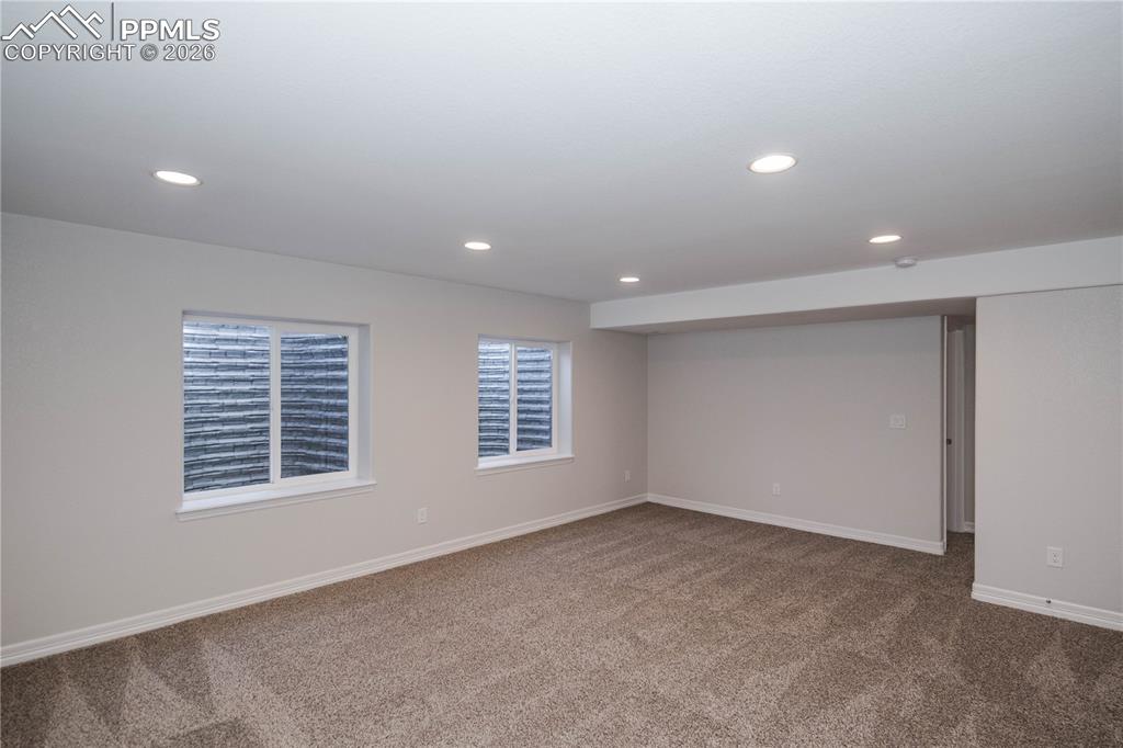 Image 35 of 50: Bathroom