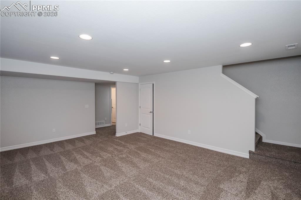 Image 36 of 50: Bathroom