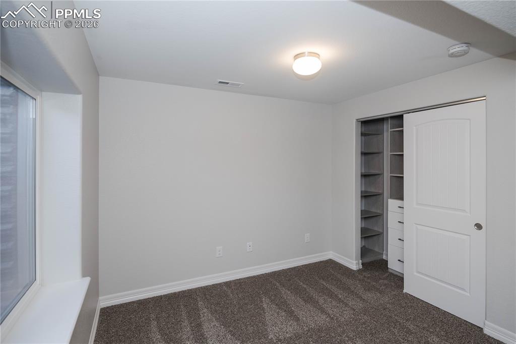 Image 37 of 50: Bathroom