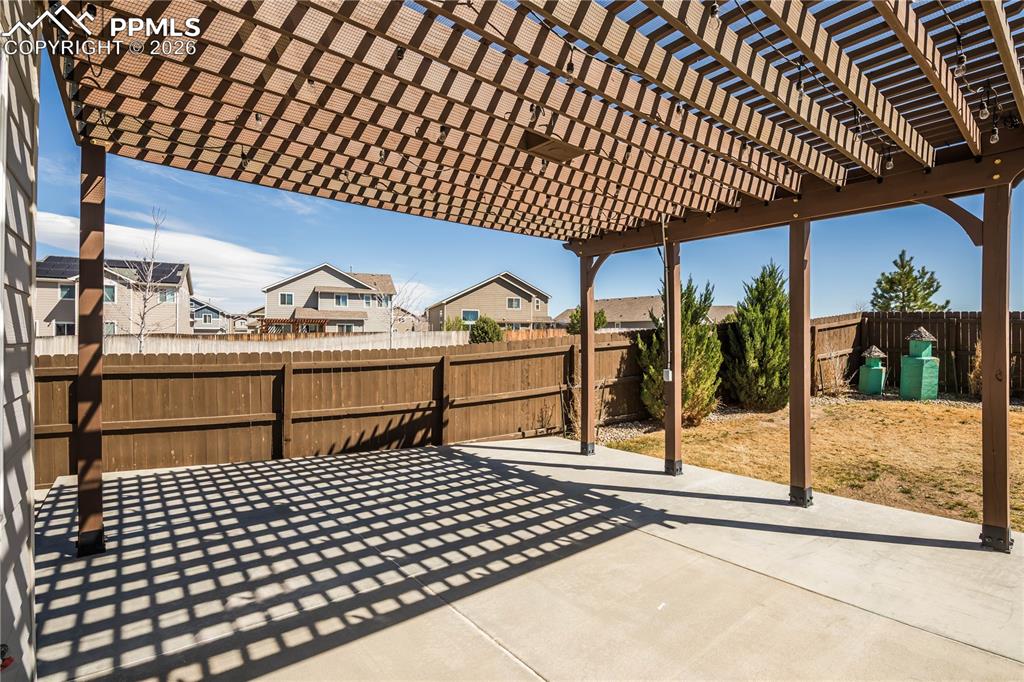 Image 42 of 50: Bathroom