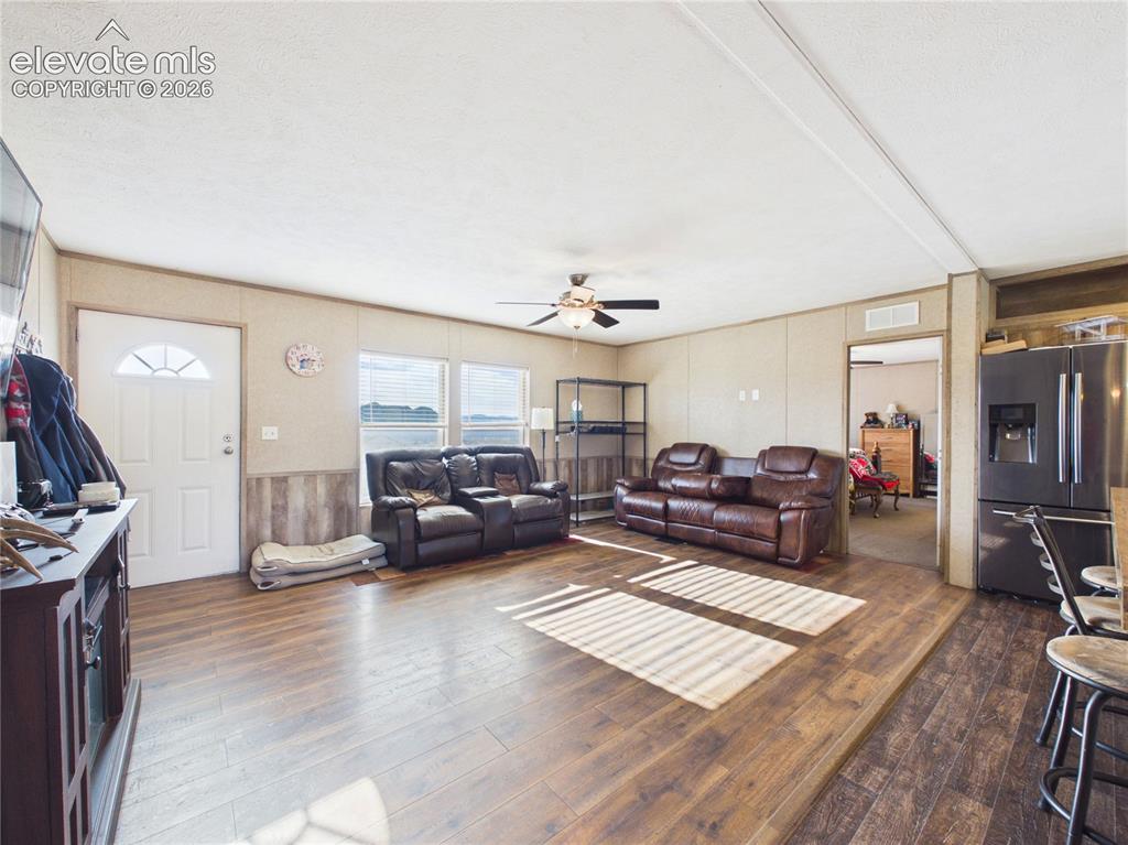 Image 7 of 46: Living Room