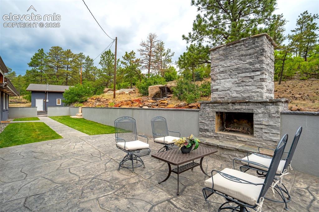 Image 11 of 49: Patio