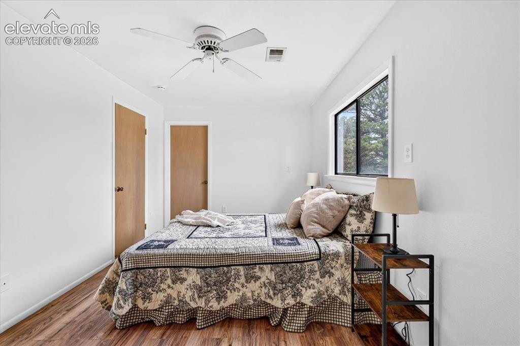 Image 16 of 38: Bedroom