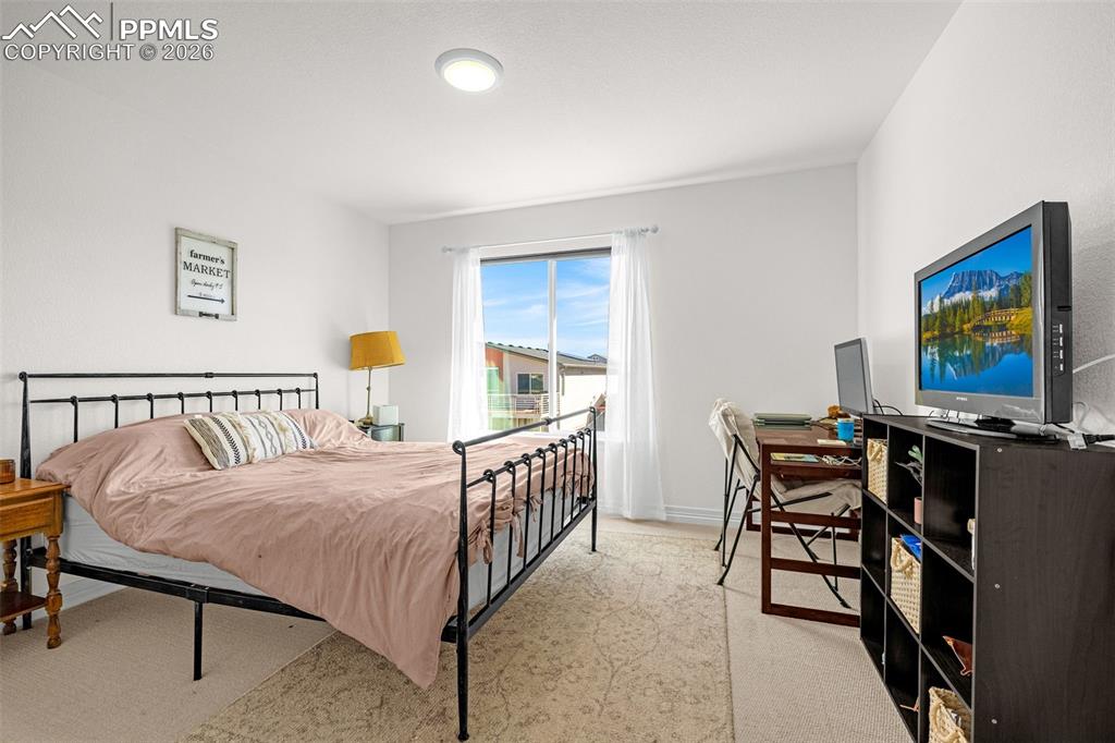 Image 16 of 44: Bedroom