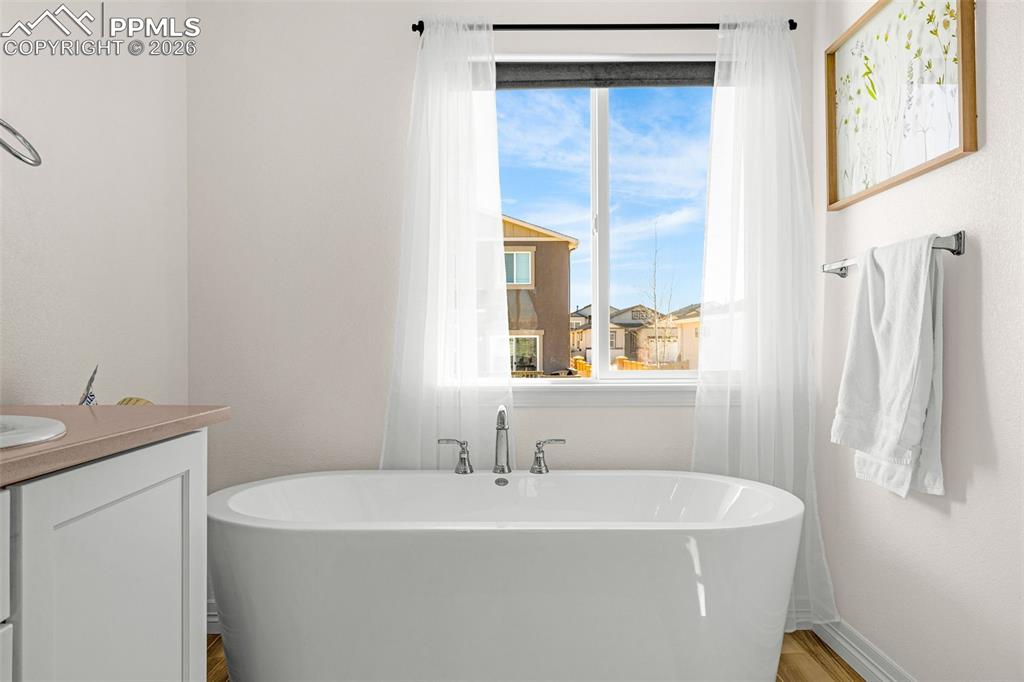 Image 29 of 44: Bathroom