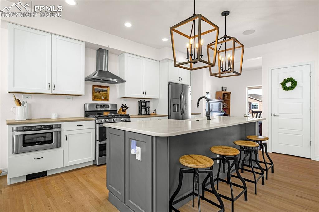 Image 7 of 44: Kitchen