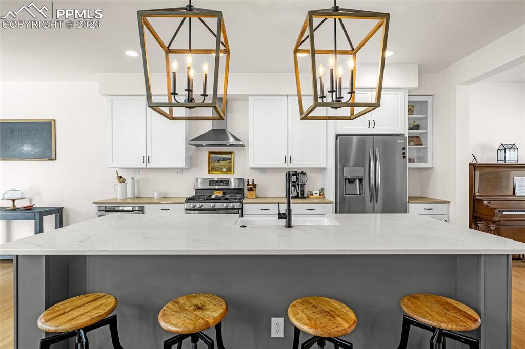 Image 8 of 44: Kitchen