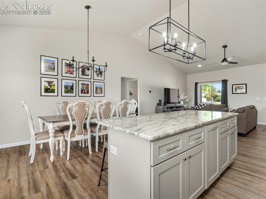 Image 10 of 31: Kitchen