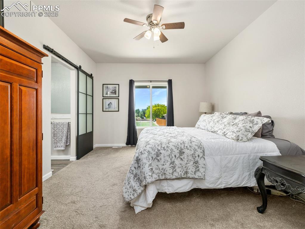 Image 17 of 31: Bedroom