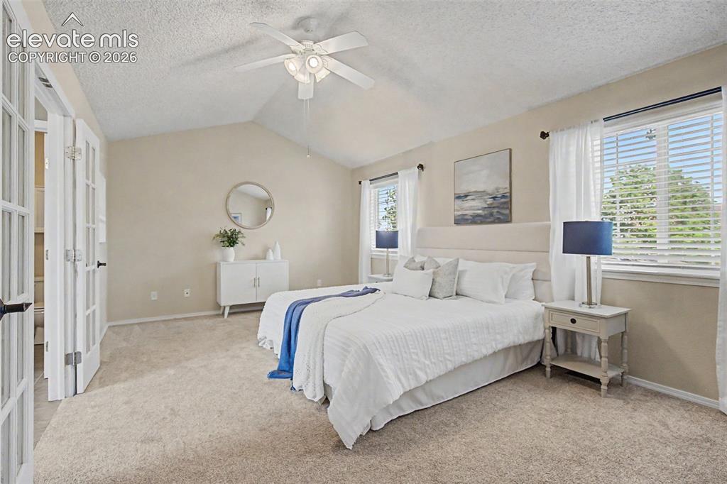 Image 14 of 40: Bedroom