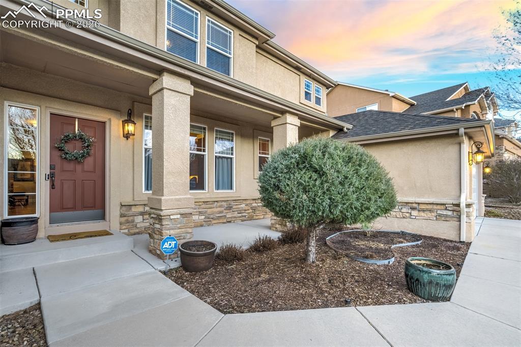 Image 2 of 50: Welcoming Entry Way