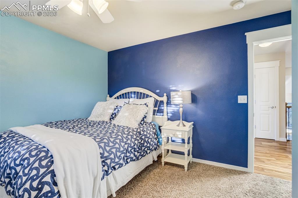 Image 27 of 50: Bedroom