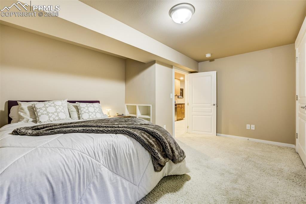 Image 39 of 50: Bedroom