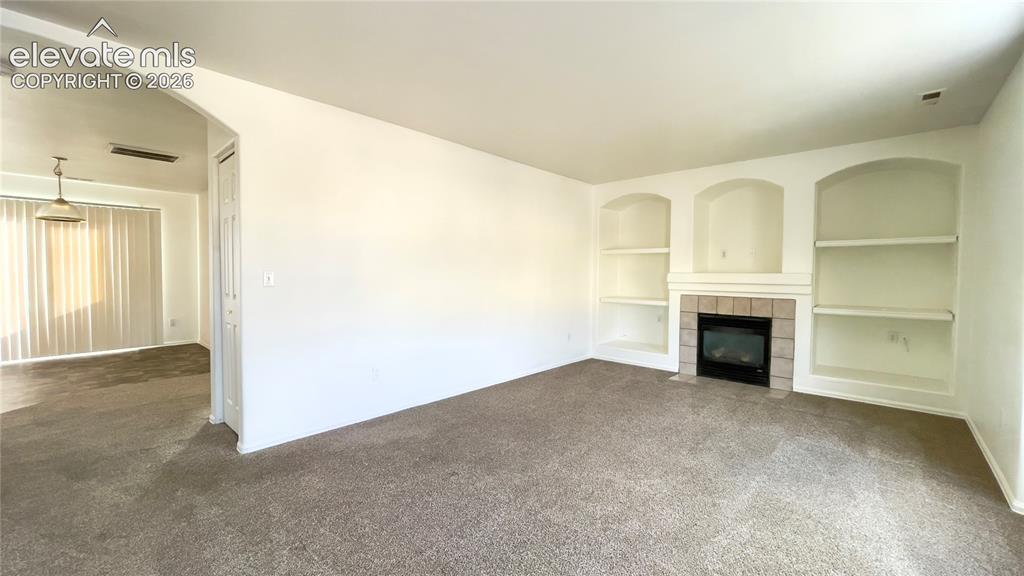 Image 2 of 10: Living Room
