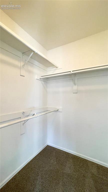 Image 7 of 10: Closet