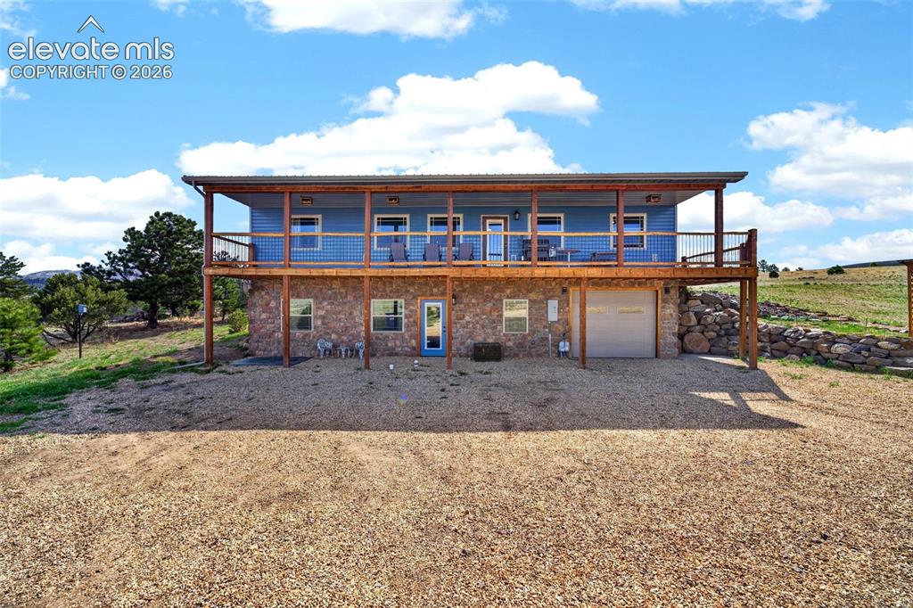 Image 4 of 50: Back of Structure
