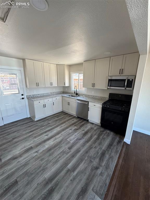 Image 2 of 30: Kitchen