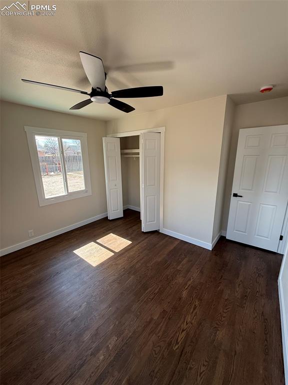 Image 20 of 30: Bedroom